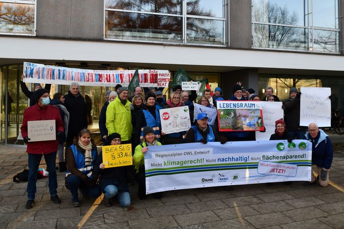 Protest gegen Regionalplanentwurf am 12. Dezember in bei der Bezirksregierung in Detmold