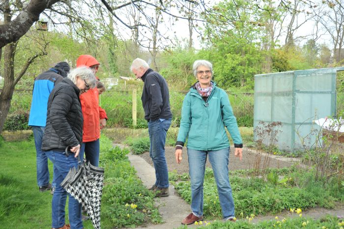Sonne und Regen – beim BUND Gartenbesuch in Lage